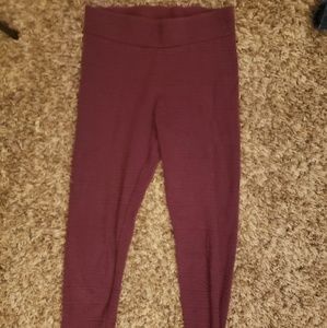 Maroon patterned leggings